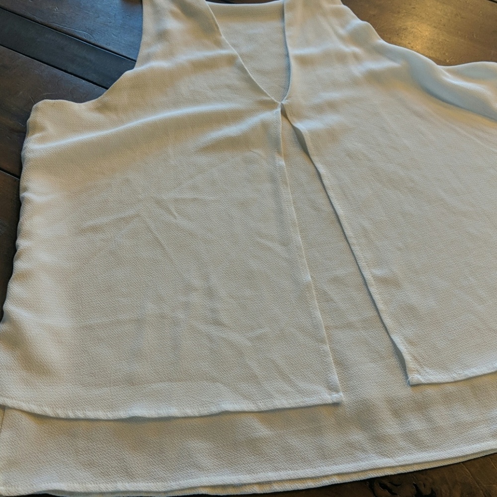 White Flowy Tank Top - Picture 4 of 8